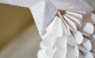 white-paper-medallion-christmas-tree-createandbabble.com