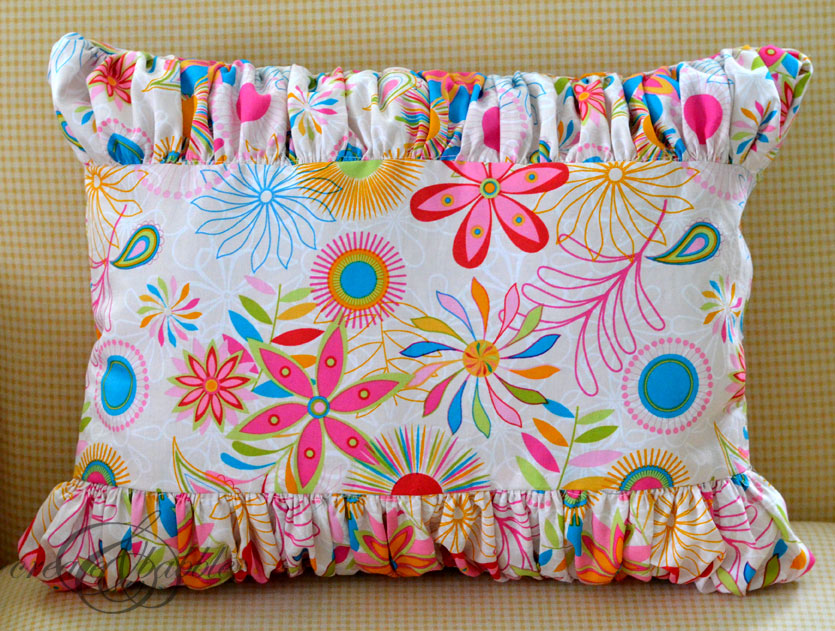 ruffled-pillow_createandbabble.com