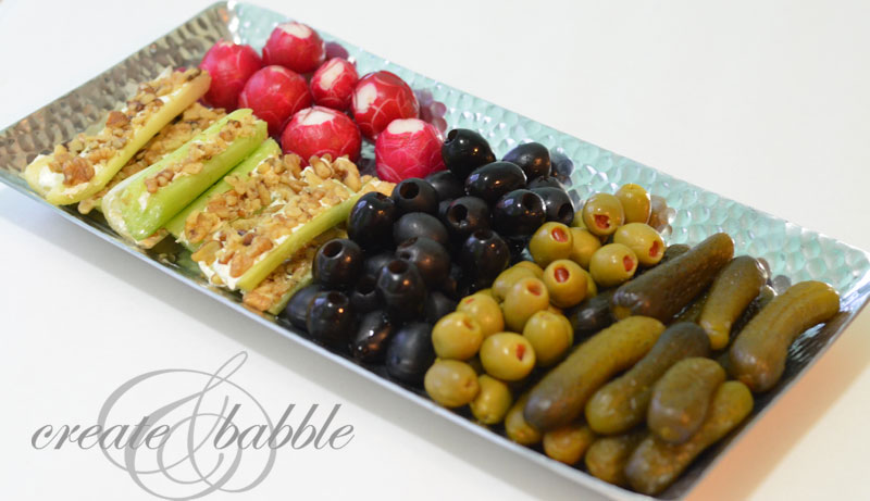 What Is a Relish Tray and What Should You Put on It?