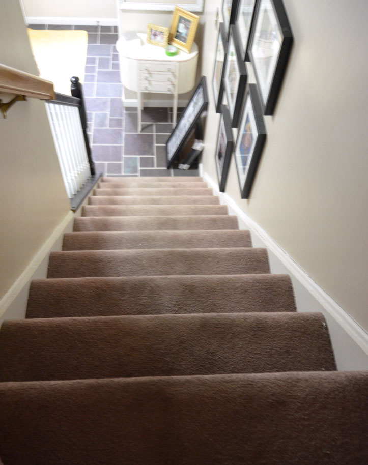 Staircase before makeover