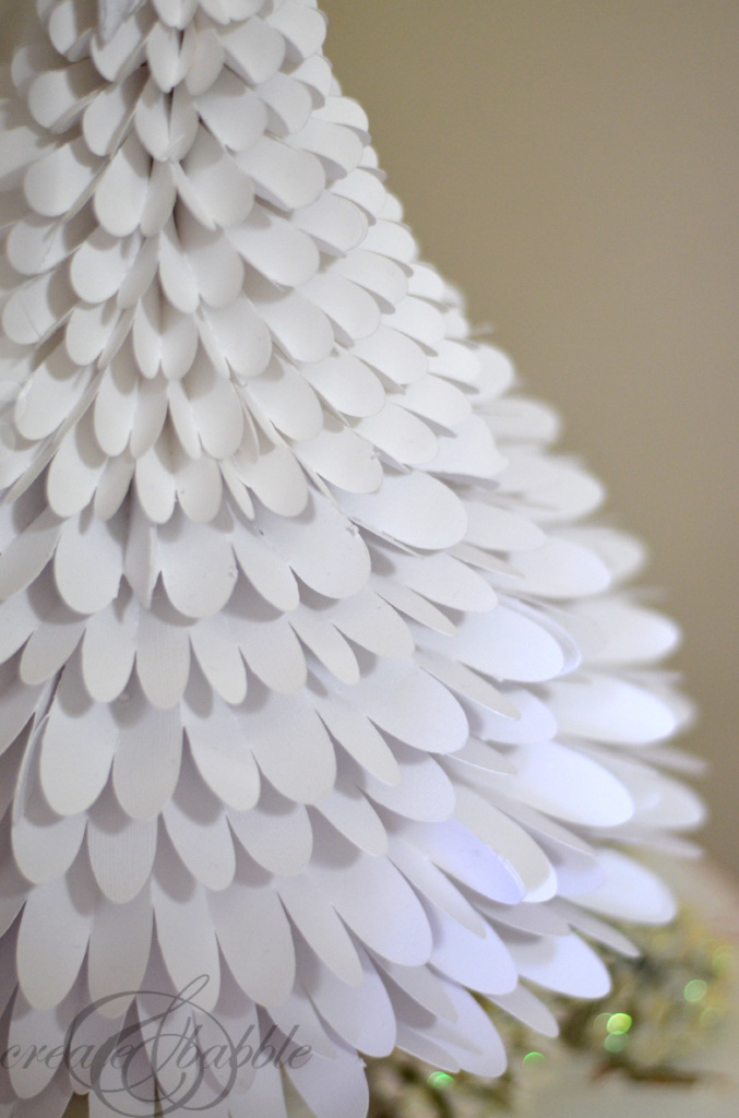 white-paper-medallion-christmas-tree-createandbabble.com