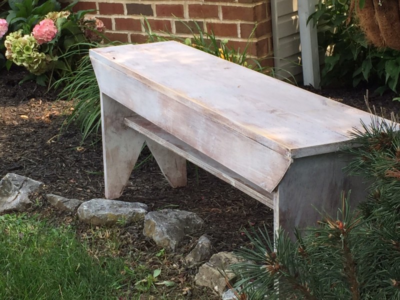 DIY Farmhouse Bench