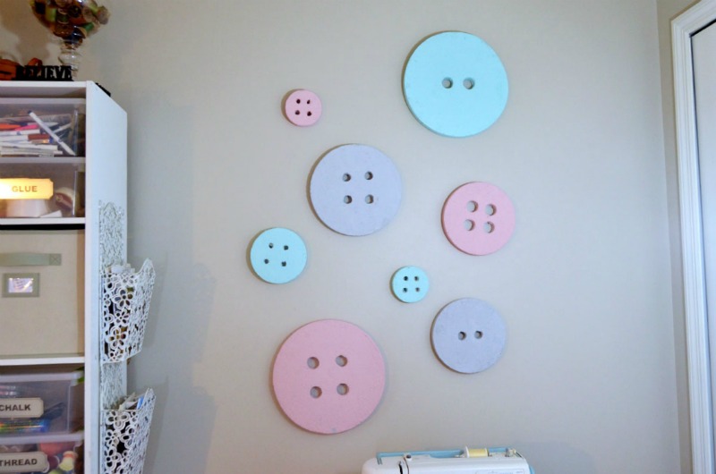 DIY Button Wall Art {for a Sewing/Craft Room}