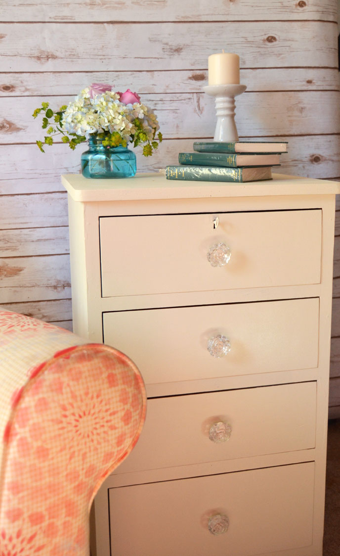 Pretty painted chest of drawers