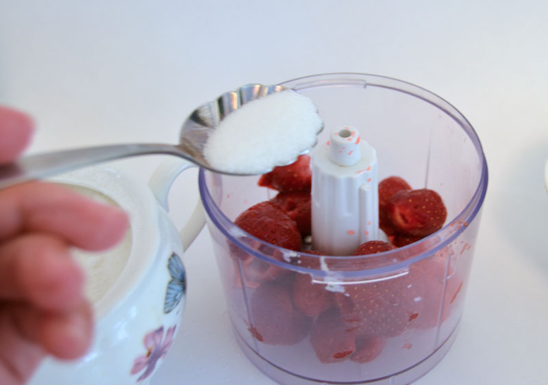 make strawberry puree for strawberry banana pina coladas