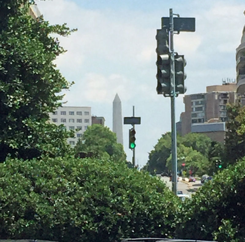 washington-monument-in-the-distance