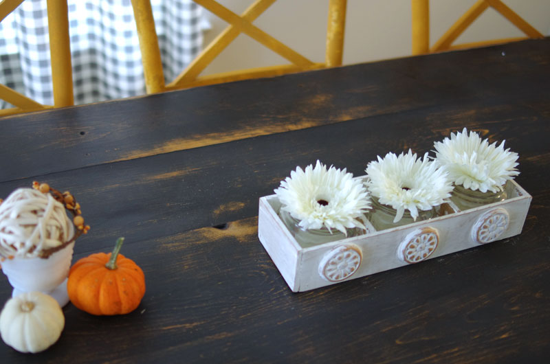 Distressed finish on DIY Farmhouse Table