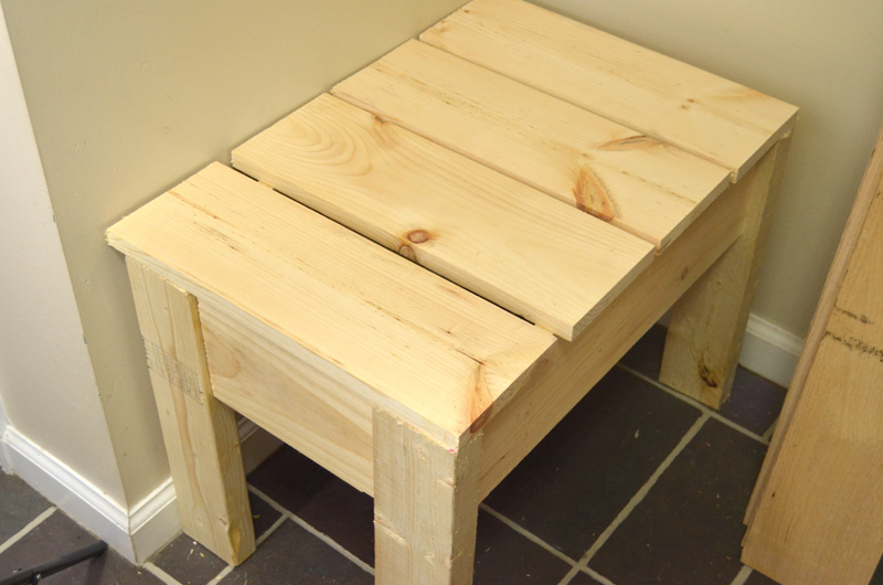 base-of-entryway-bench