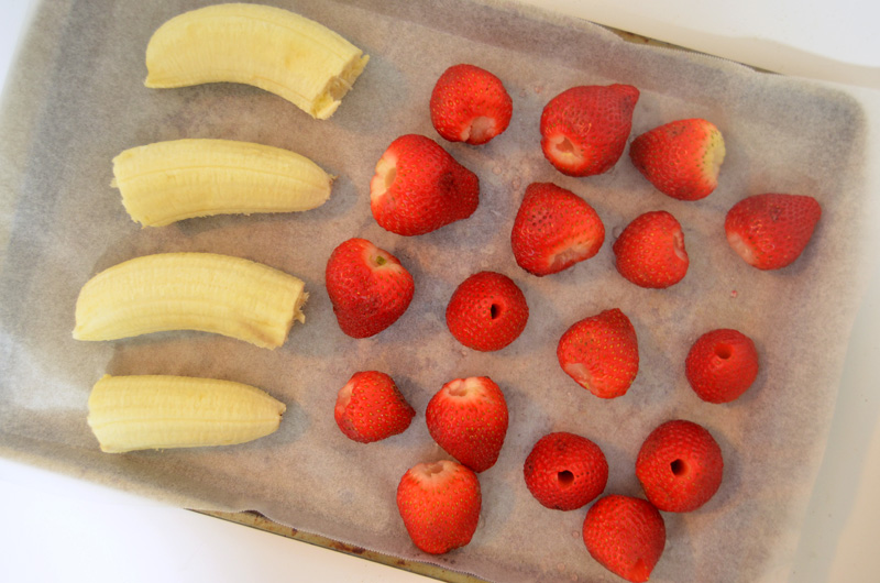 freeze-strawberries-and-bananas-for-chocolate-strawberry-protein-smoothies