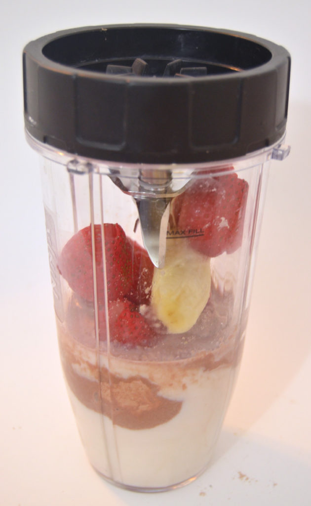 ingredients-for-chocolate-strawberry-protein-smoothie-2
