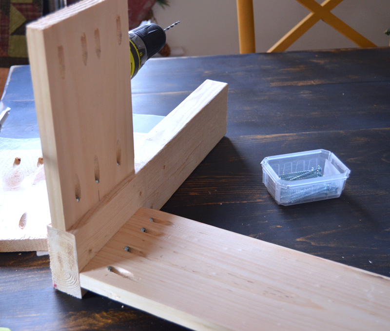 Pallet Wood Entryway Bench