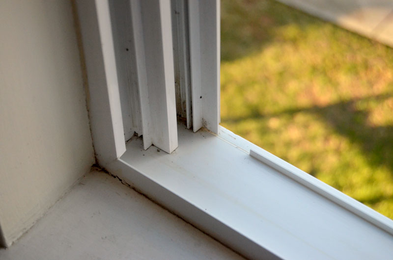 The easiest way to clean window tracks (chemical free) - 100 Things 2 Do