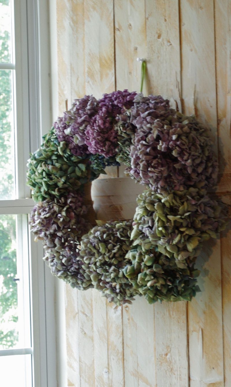 Easy to make hydrangea wreath