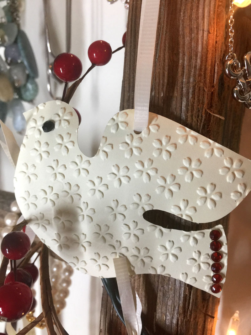 How to make paper dove christmas ornaments