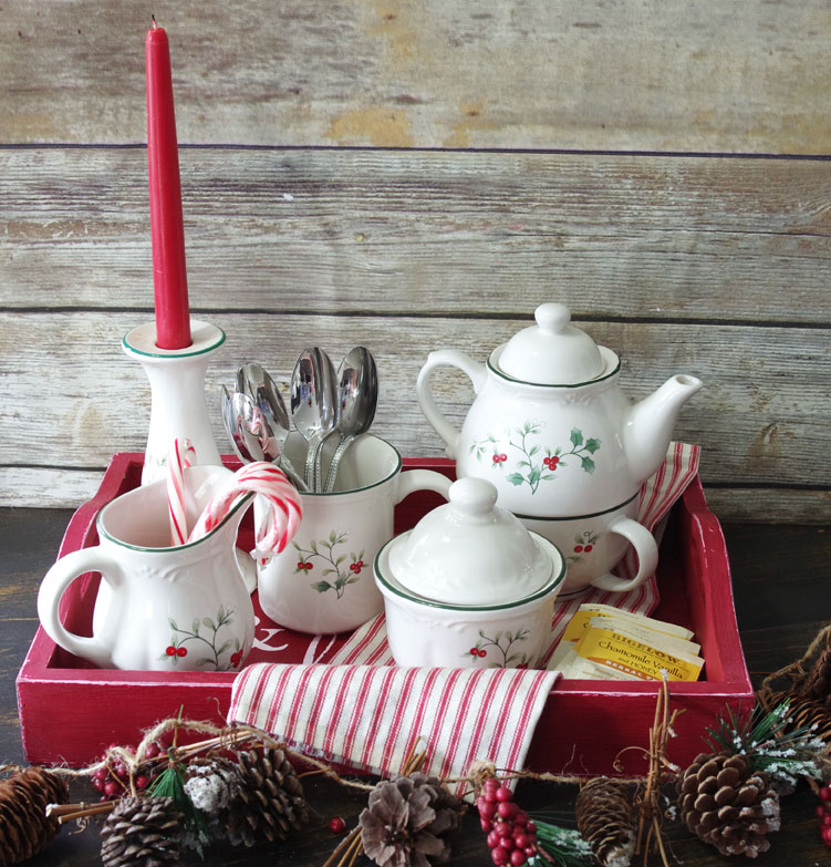 DIY Farmhouse Christmas Serving Tray