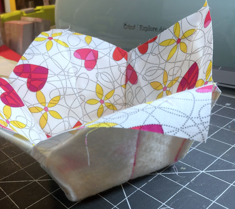 Step by step instructions for How to Make a Microwaveable Soup Bowl Pot Holder