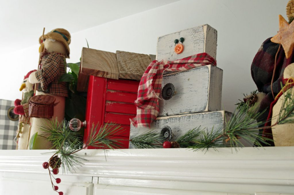 How to Make Primitive Wooden Snowman made with wood scraps