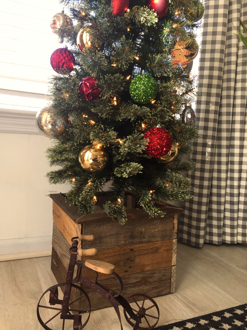 DIY Pallet Wood Christmas Tree box