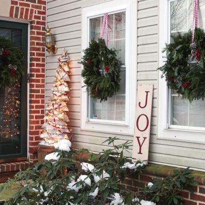 How to Decorate a Small Front Stoop for Christmas