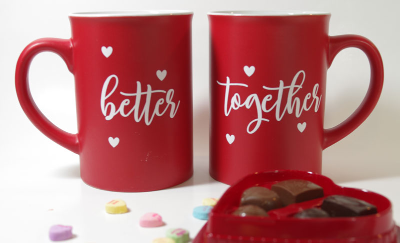 How to Decorate Mugs with Iron-on Vinyl 