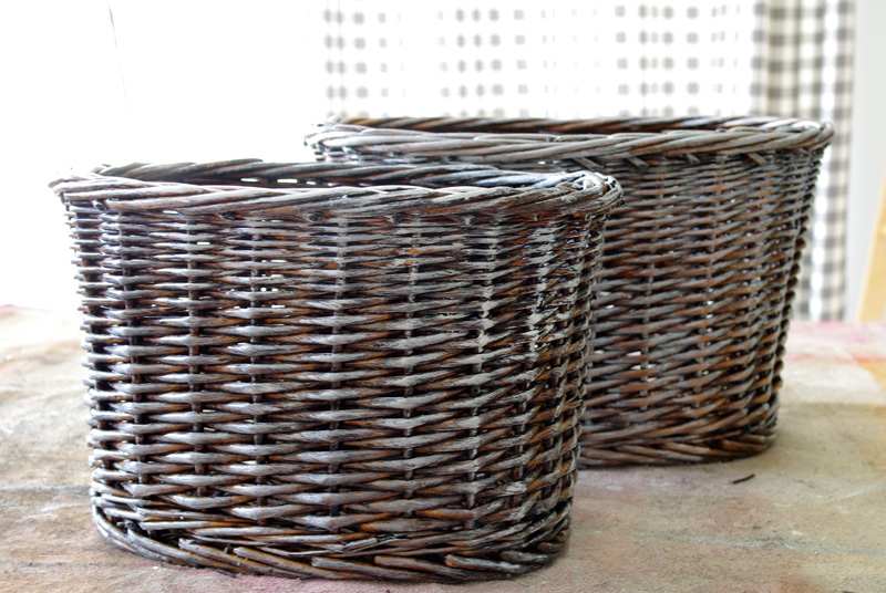 thrift store upcycle wicker baskets