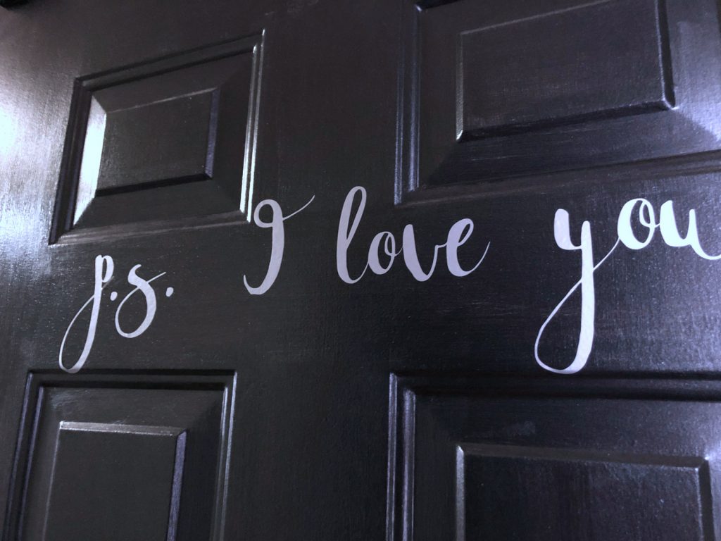 How to make vinyl decals for the front door