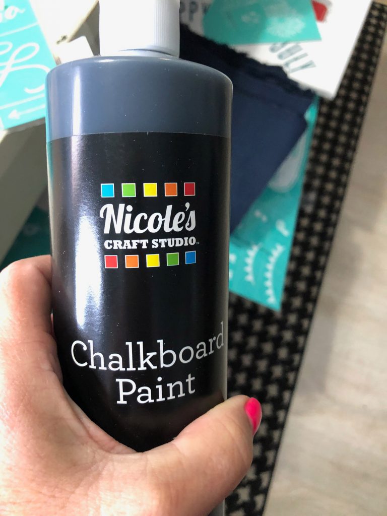 how to update a wooden thrift store find with chalk couture