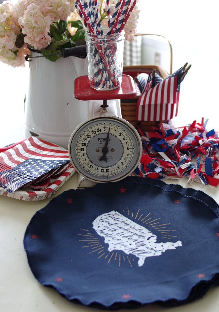 How to make Americana placemats with Chalk Couture