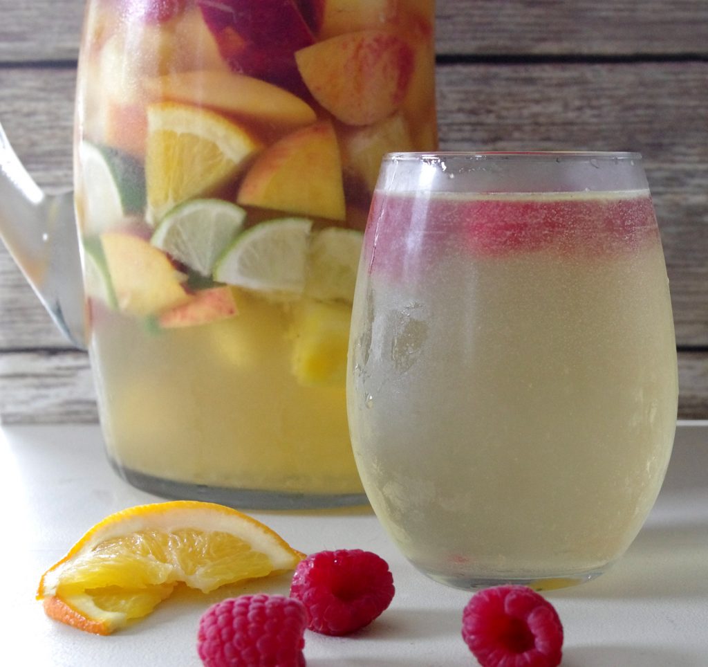 A cool frosty glass of white sangria