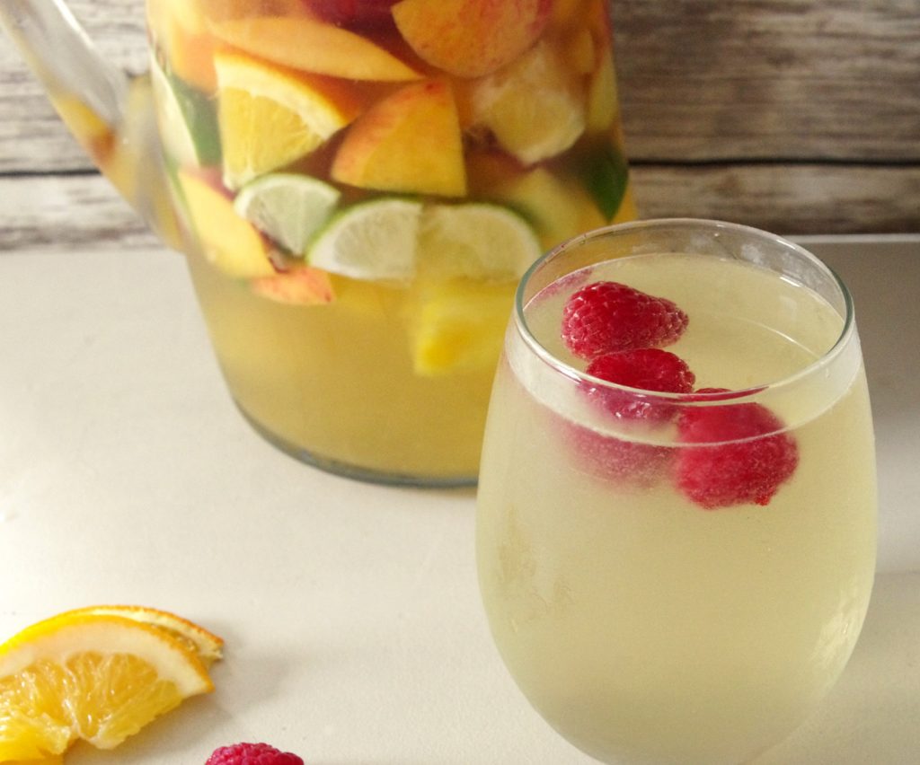 How to Make White Sangria with pineapples