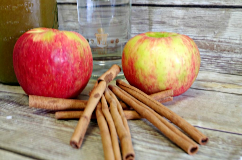 apples and cinnamon sticks