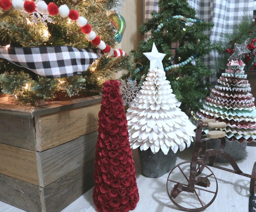 Pine Cone Christmas Trees DIY - Kippi at Home