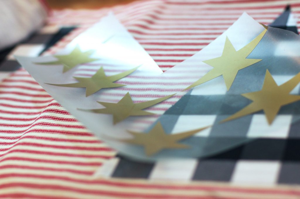 DIY Christmas Table Runner using Cricut Maker