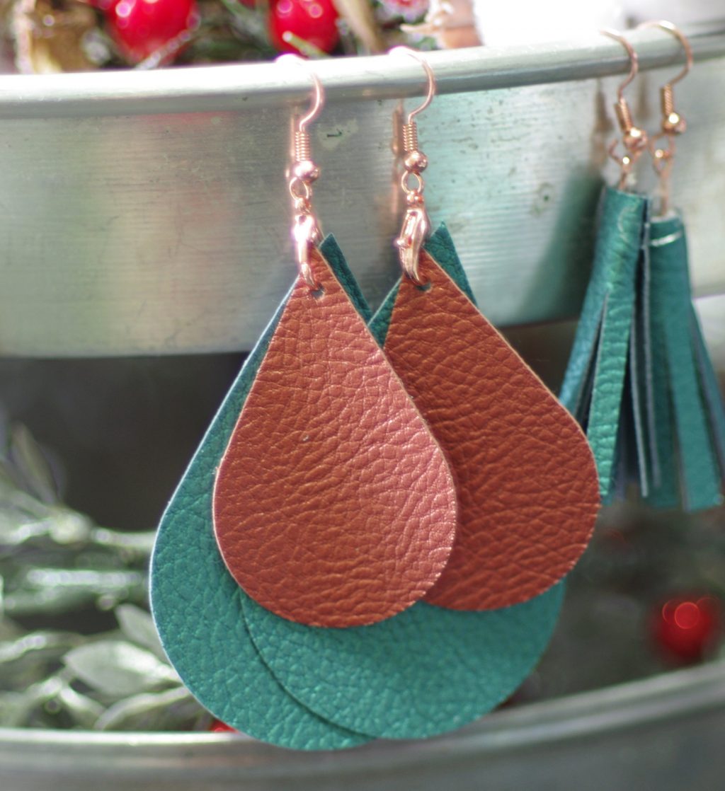 How to make leather earrings with your Cricut - Weekend Craft