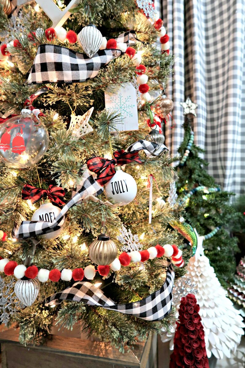 Black And White Plaid Christmas Tree