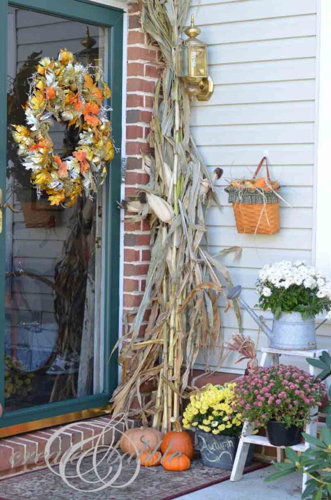 21 Beautiful Outdoor Fall Decorating Ideas To Inspire You!