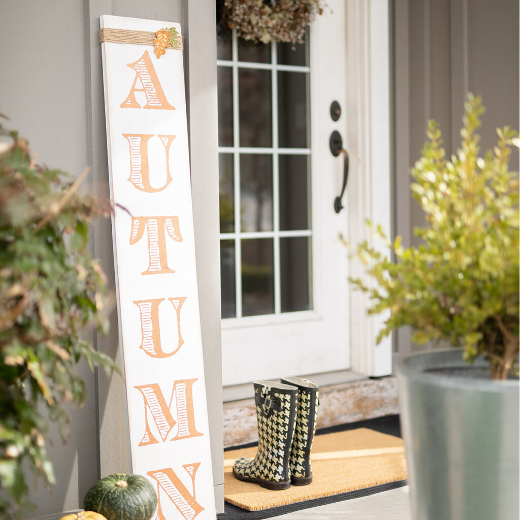 DIY Halloween Sign - HomeRight